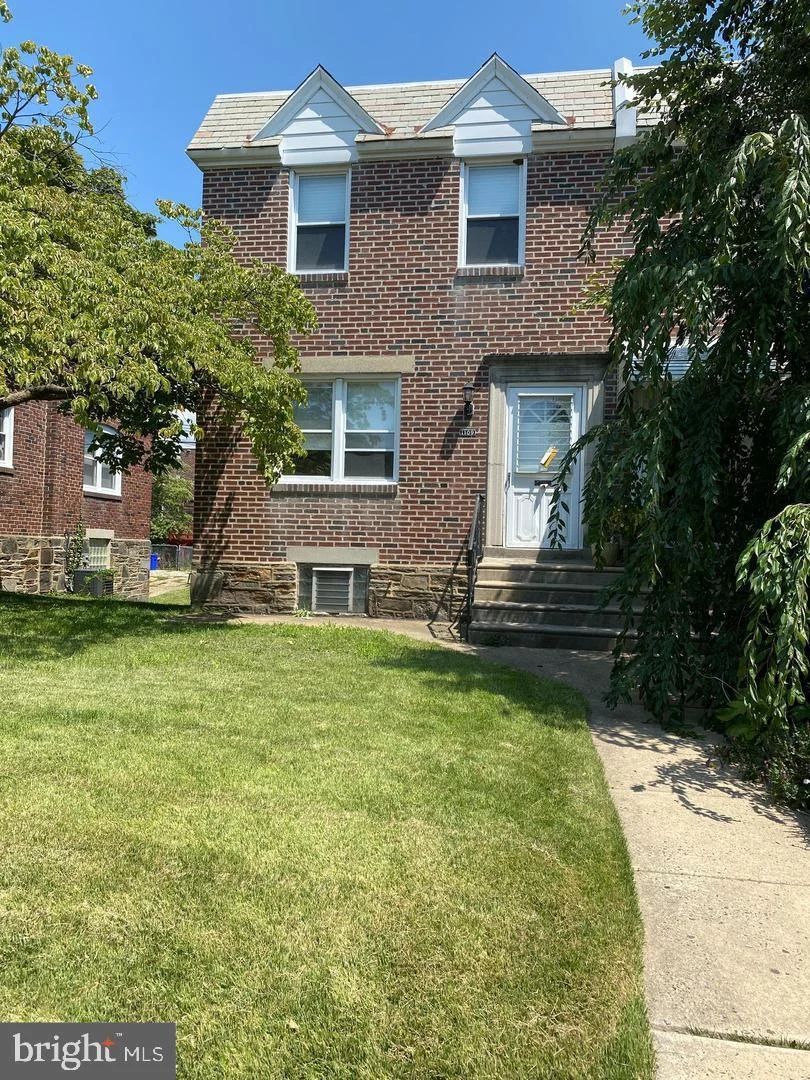 1109 Fanshawe Street