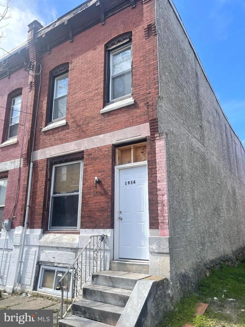 1934 N Croskey Street