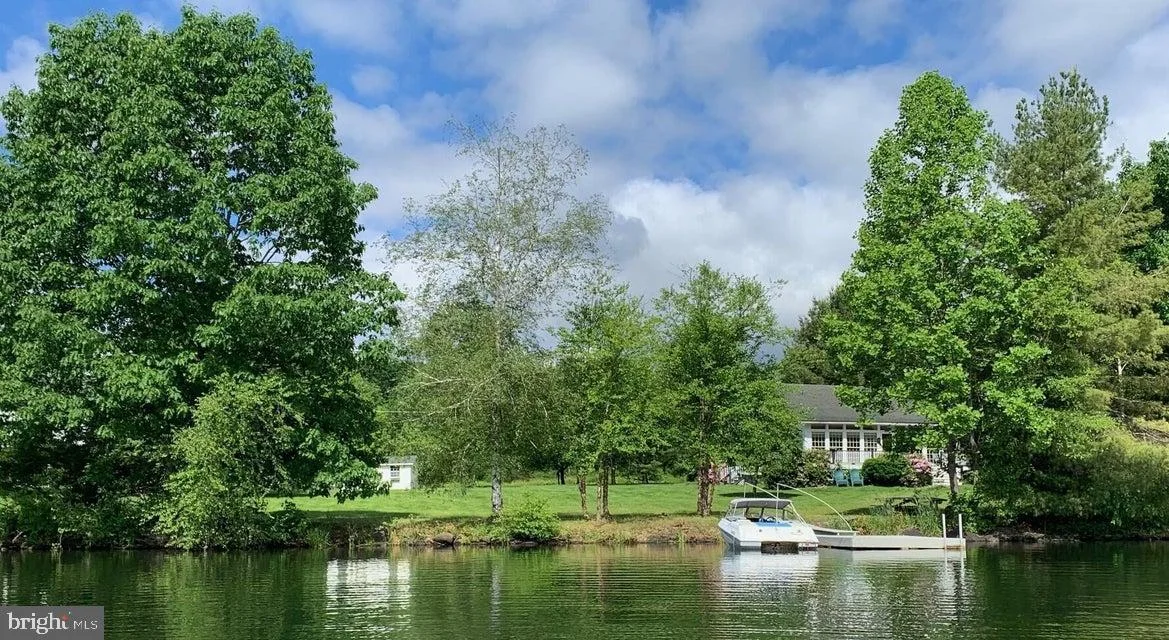 32 Shore Drive Dr