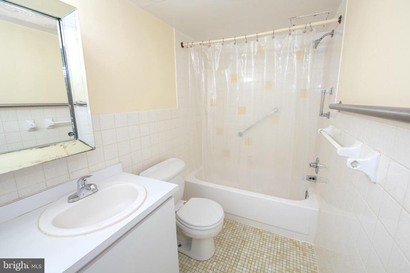 6110 Delaire Landing Road #110, Philadelphia, Pennsylvania image 11