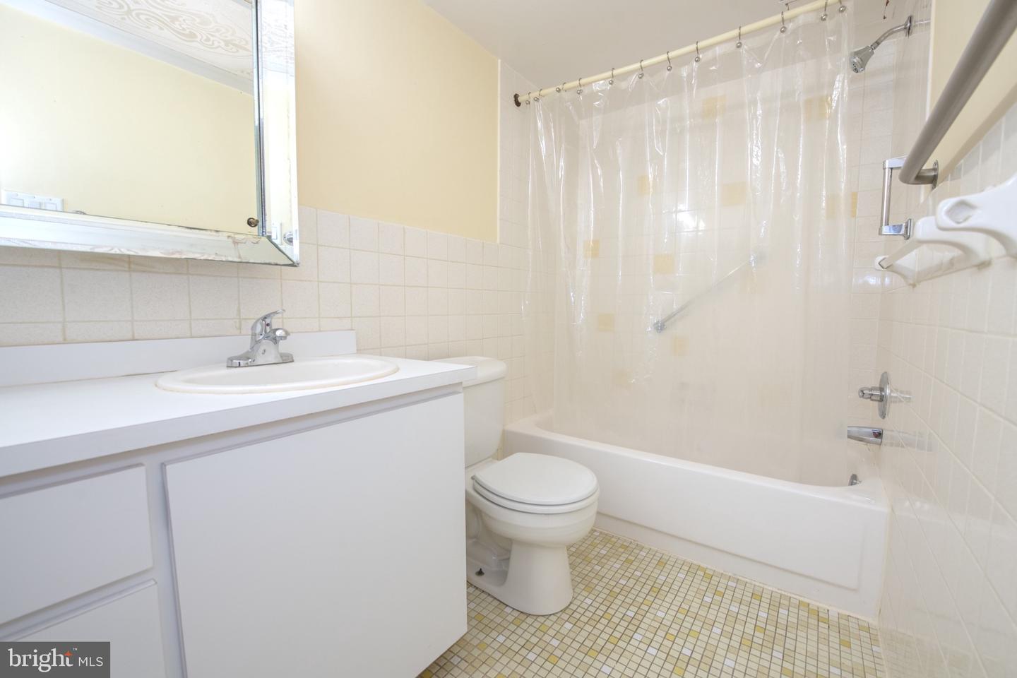 6110 Delaire Landing Road #110, Philadelphia, Pennsylvania image 12