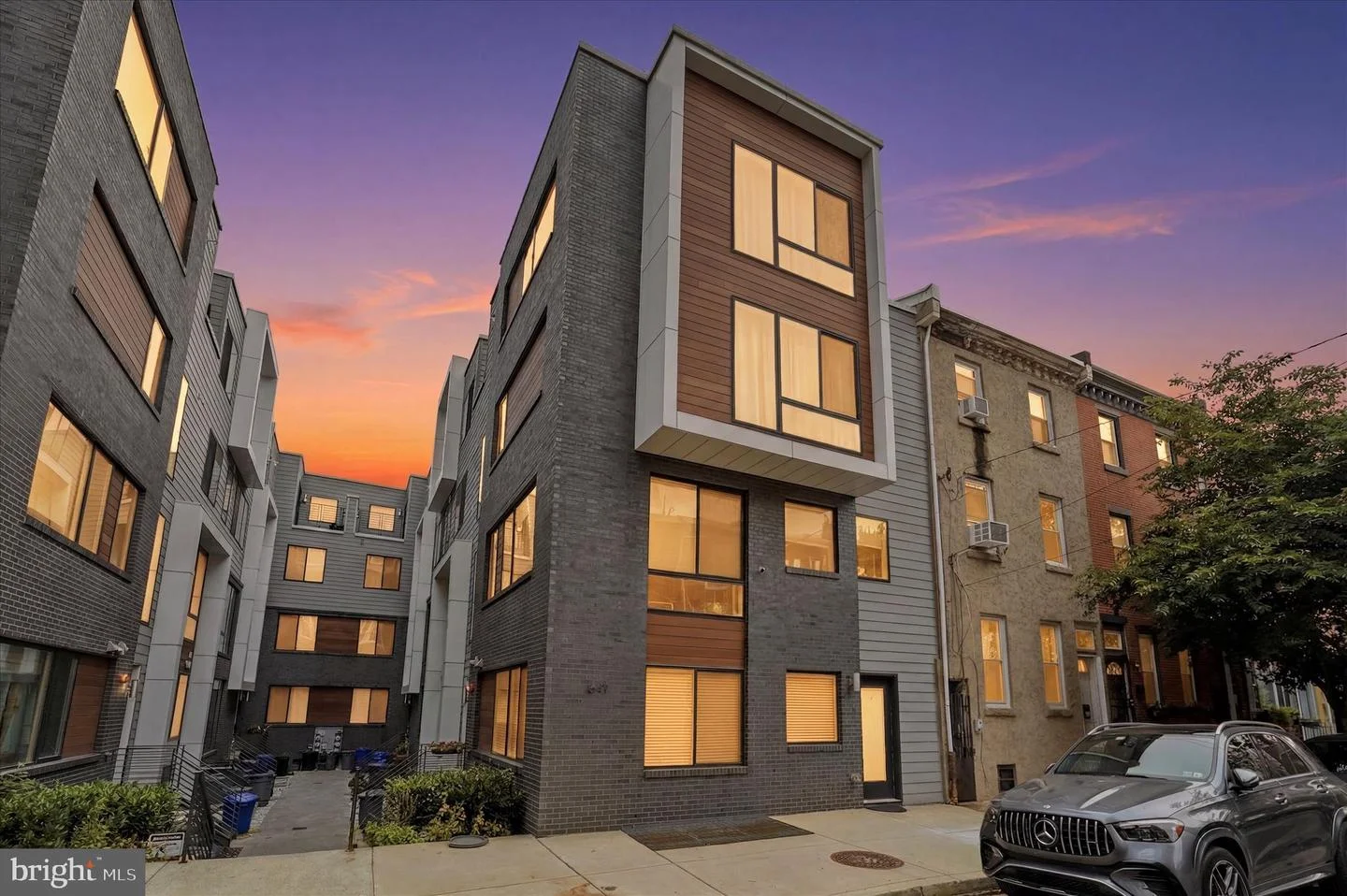 1647 E Eyre Street Unit 1