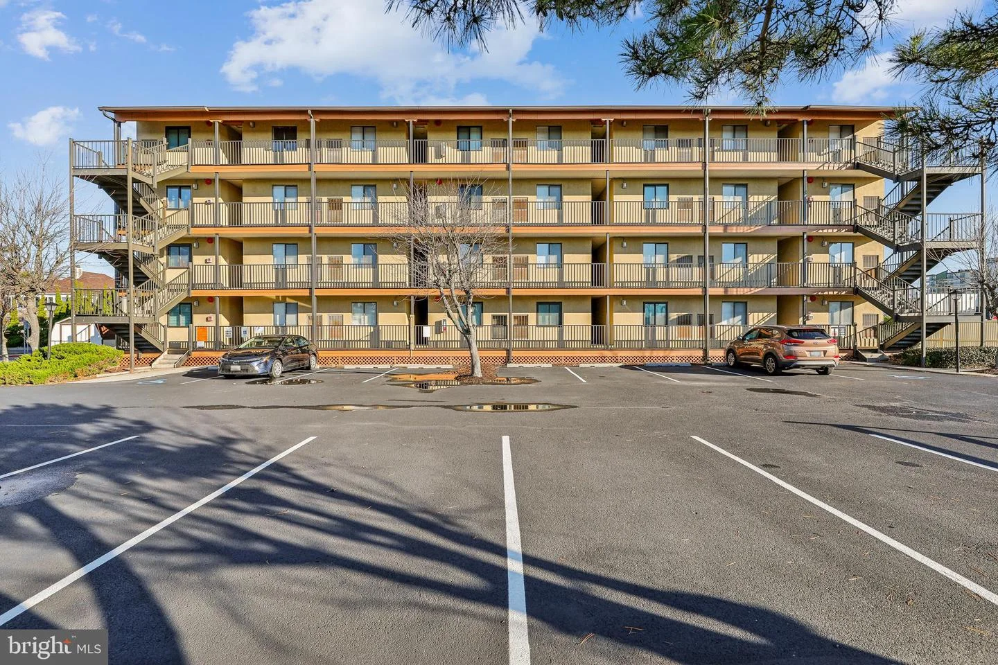 203 33rd Street Unit 104