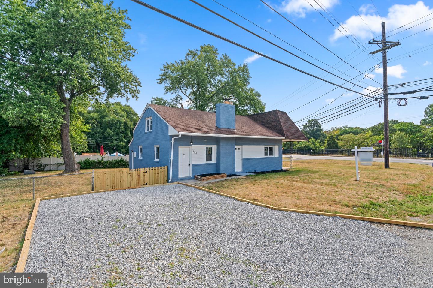 View Suitland, MD 20746 house