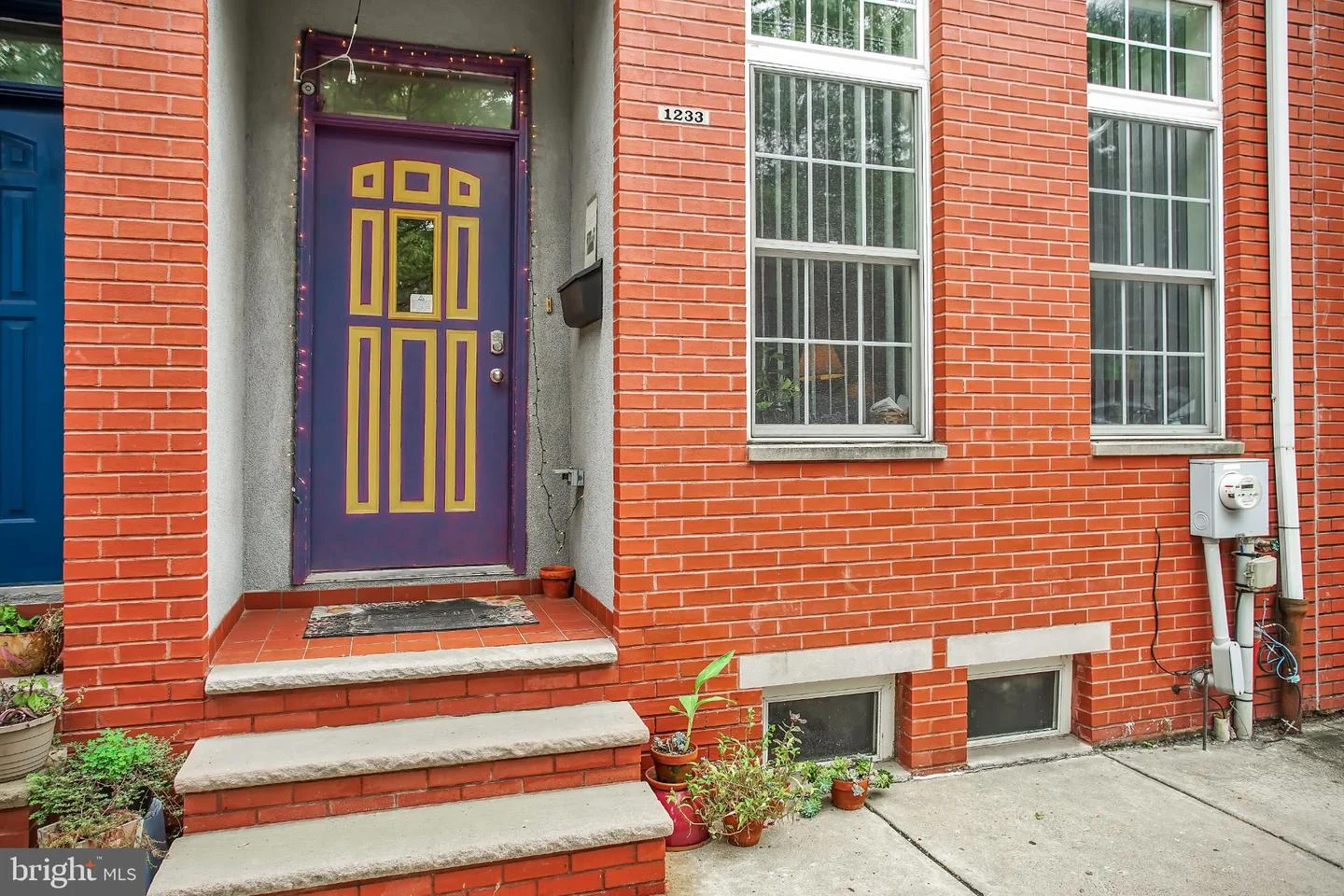 1233 N Howard Street