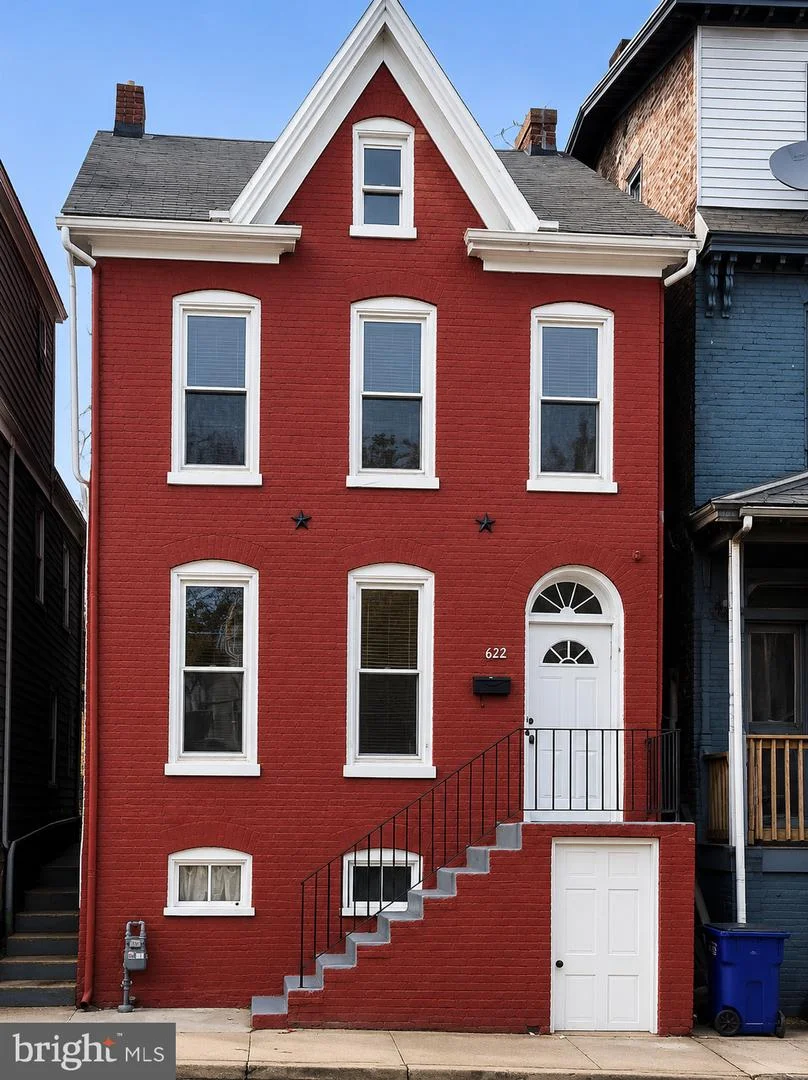 622 W Washington Street