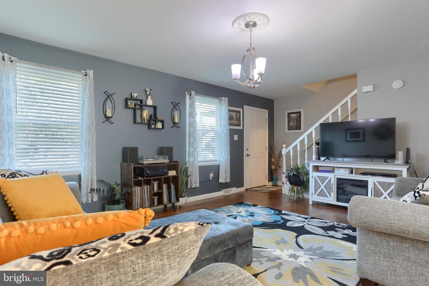 Photo 5 of 26 of 106 Forest Cir townhome