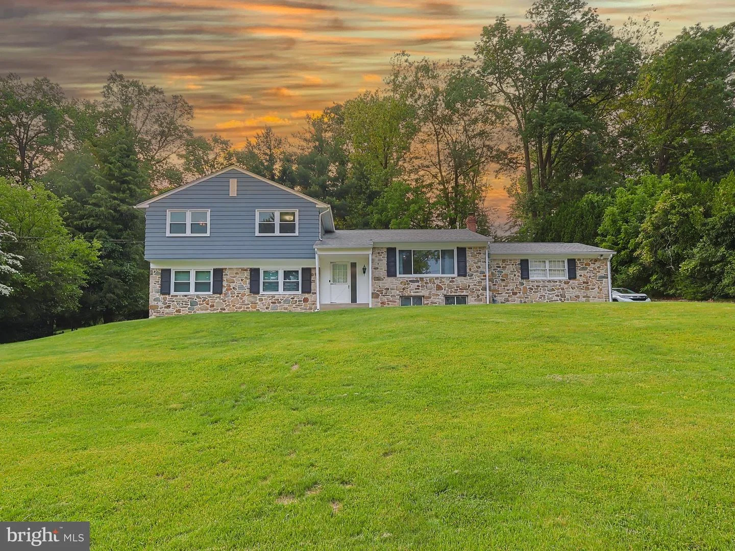 1950 Valley Road, Meadowbrook, PA, 19046