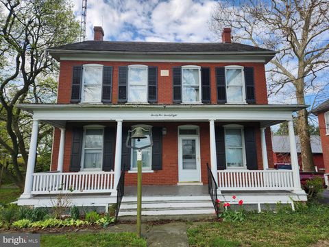 Single Family Residence in Willow Street PA 2528 Willow Street PIKE.jpg