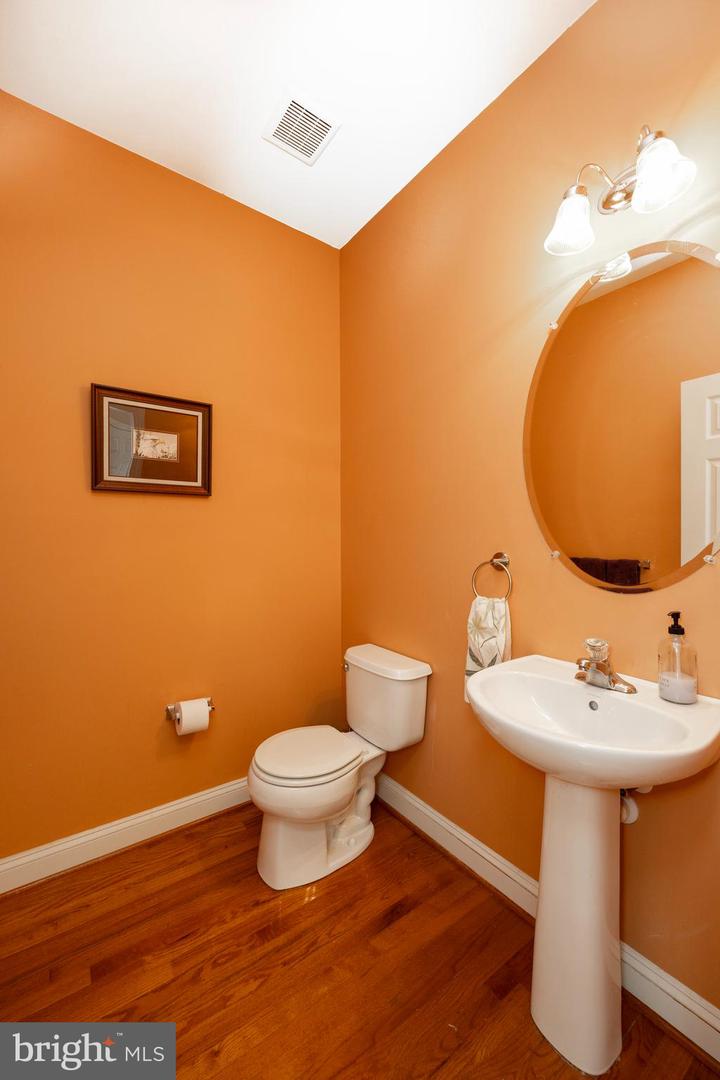 Photo 15 of 45 of 51 Narragansett Ln townhome