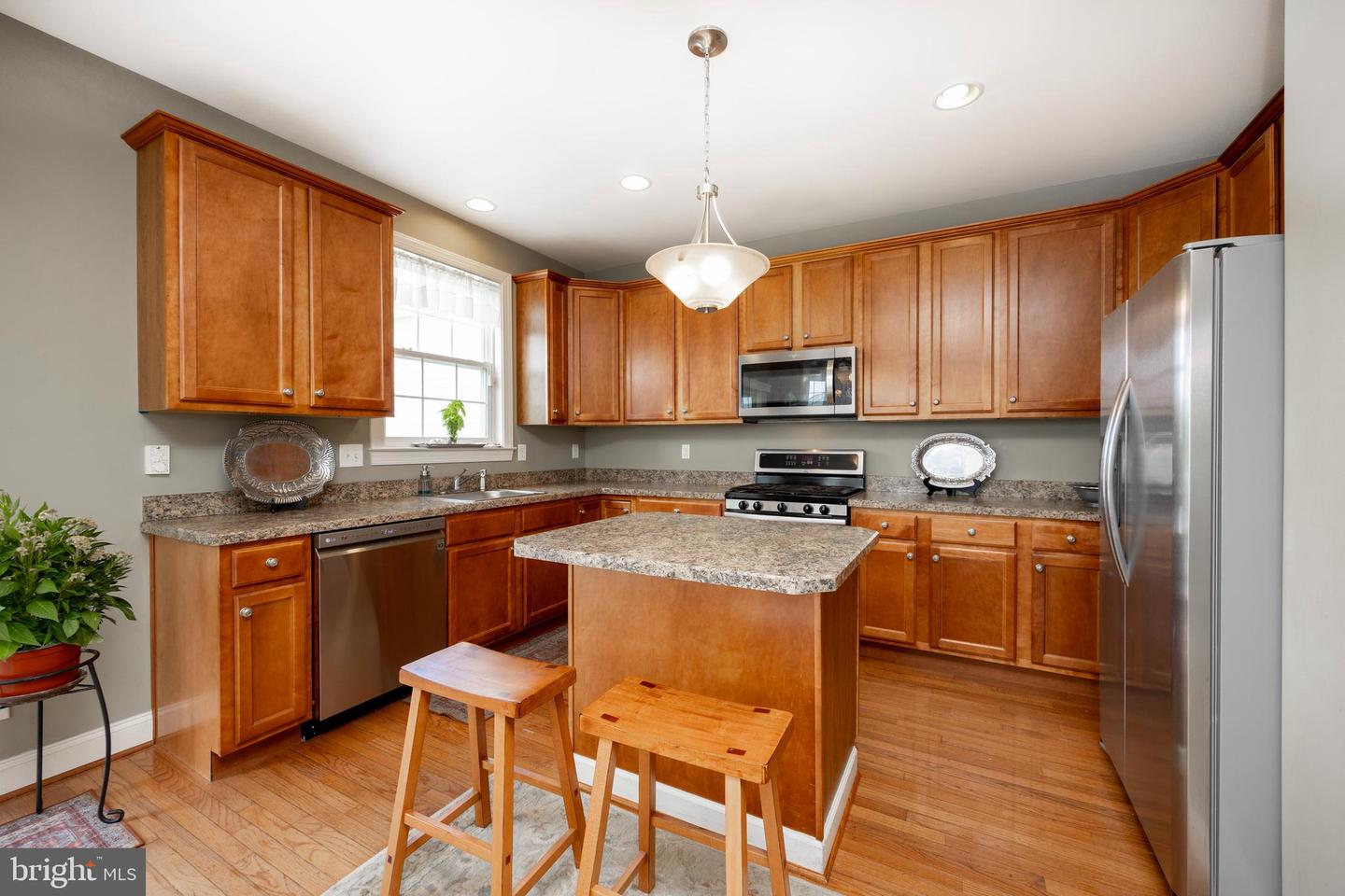 Photo 17 of 45 of 51 Narragansett Ln townhome