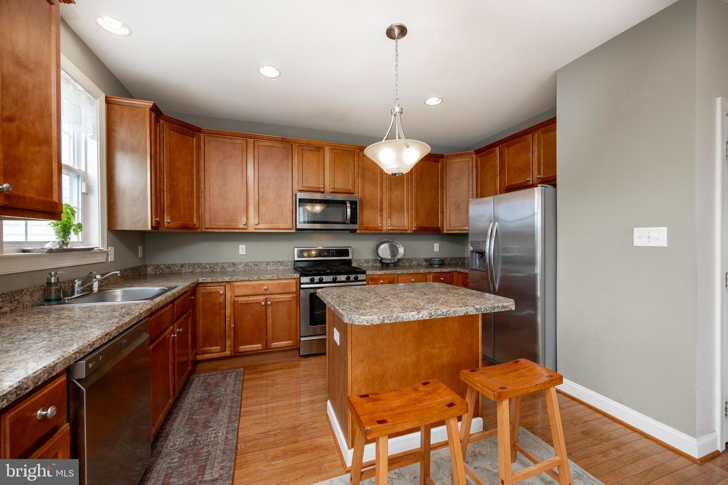 Photo 19 of 45 of 51 Narragansett Ln townhome