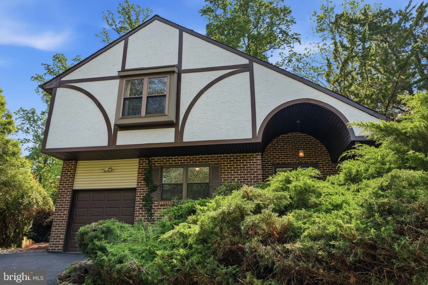 718 Bridgeview Road
