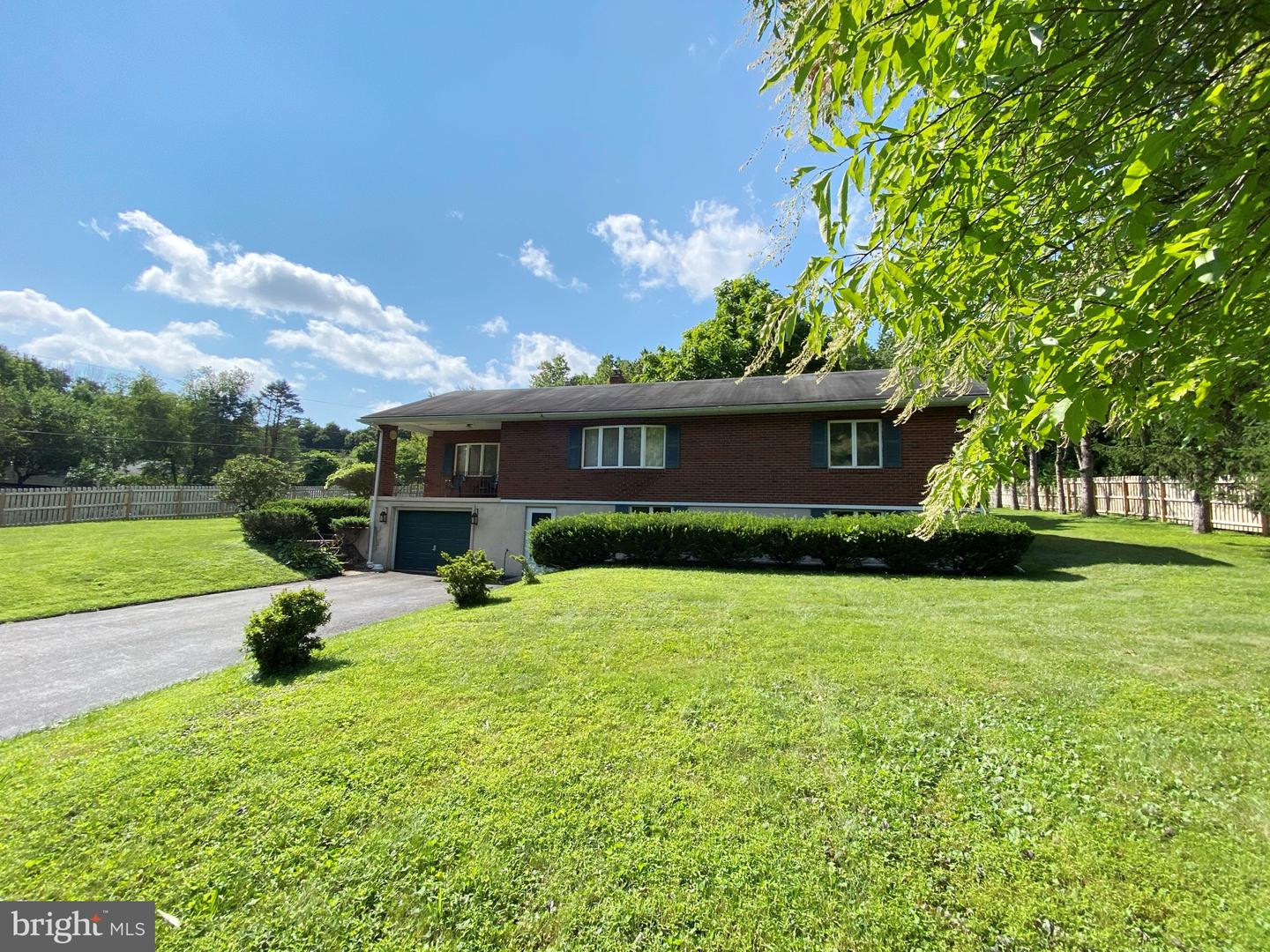 219 Pine Hollow Dr
