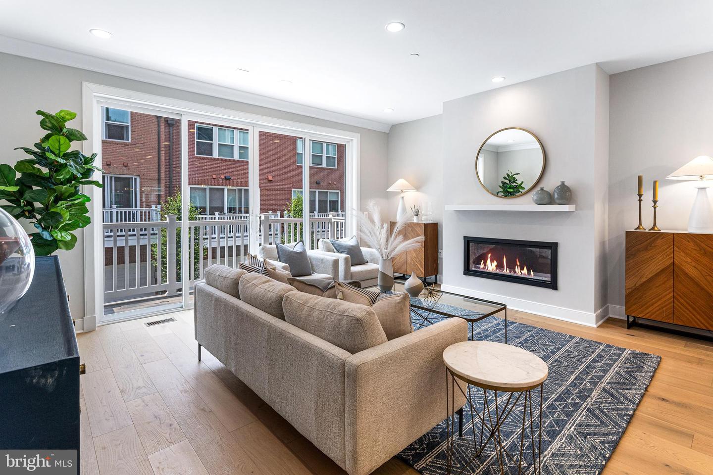 Photo 8 of 41 of 10306 Grosvenor townhome