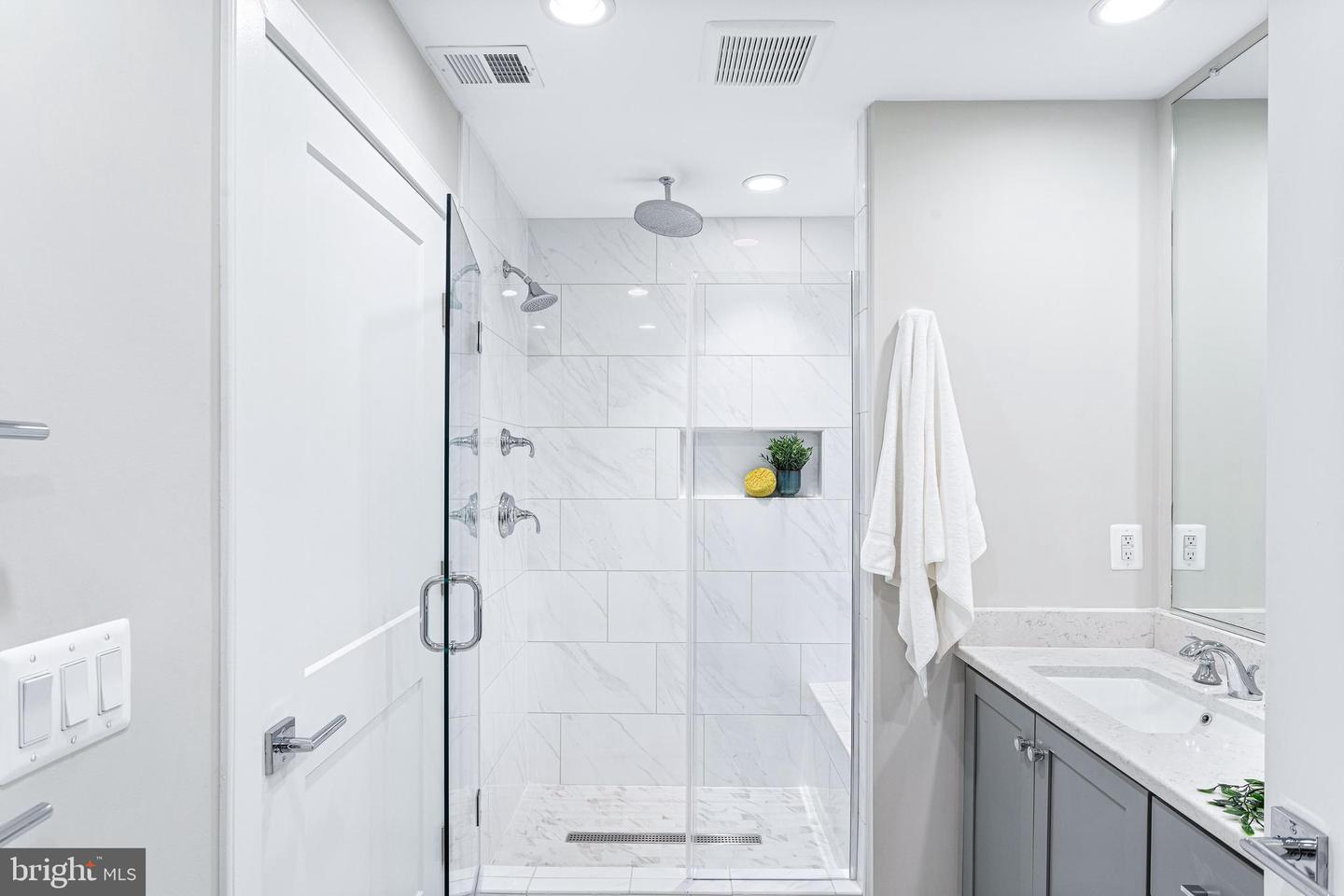 Photo 26 of 41 of 10306 Grosvenor townhome