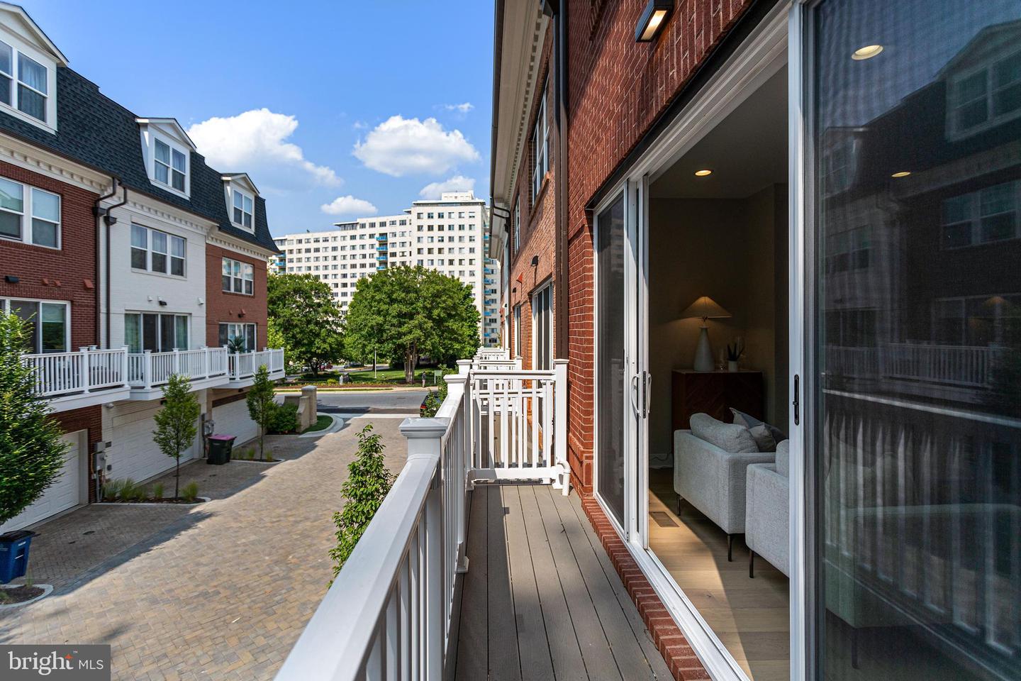 Photo 22 of 41 of 10306 Grosvenor townhome