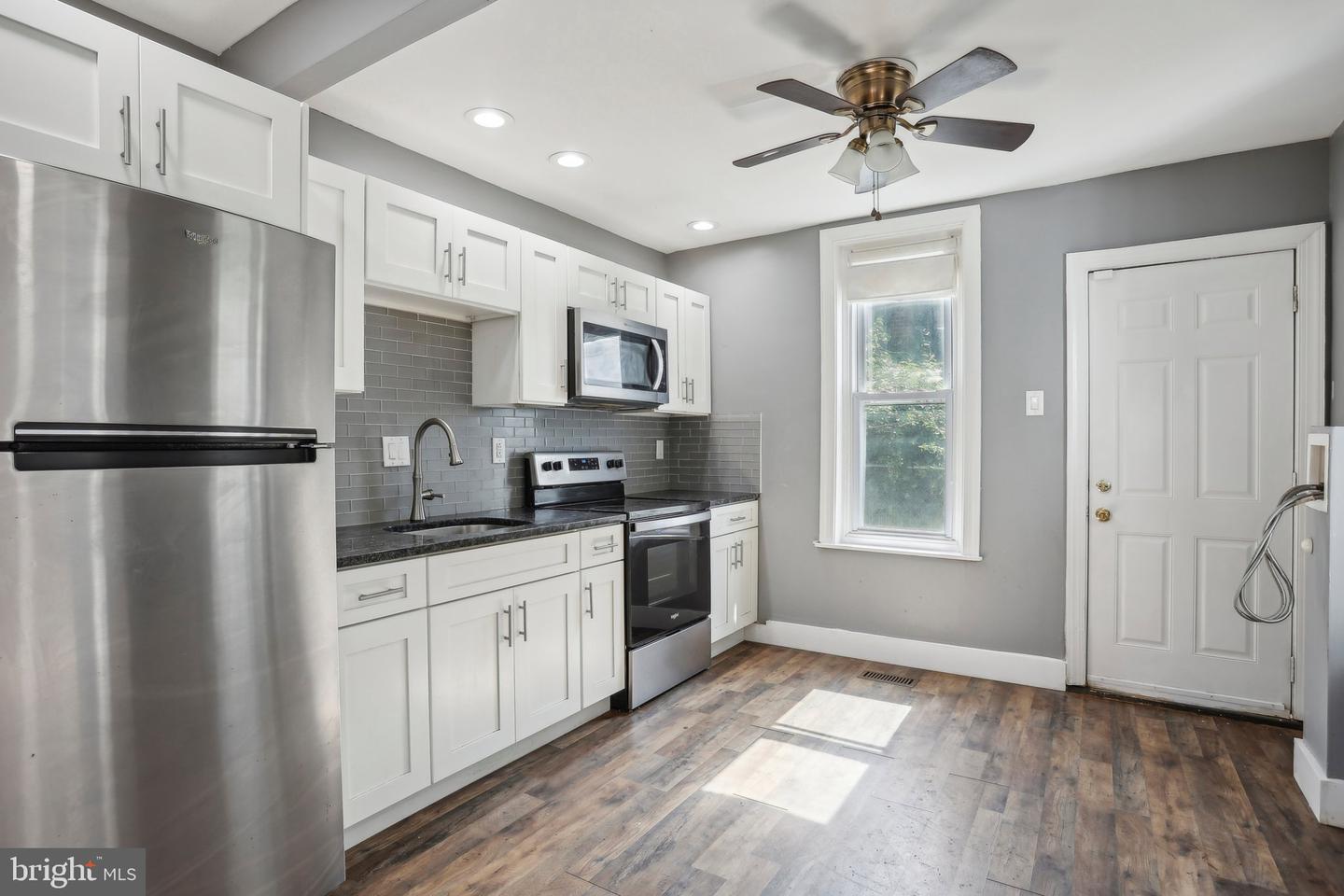 View Philadelphia, PA 19131 townhome