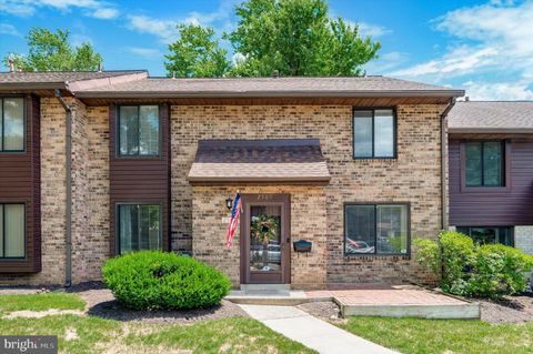 Townhouse in Springfield PA 2509 Red Oak CIRCLE.jpg