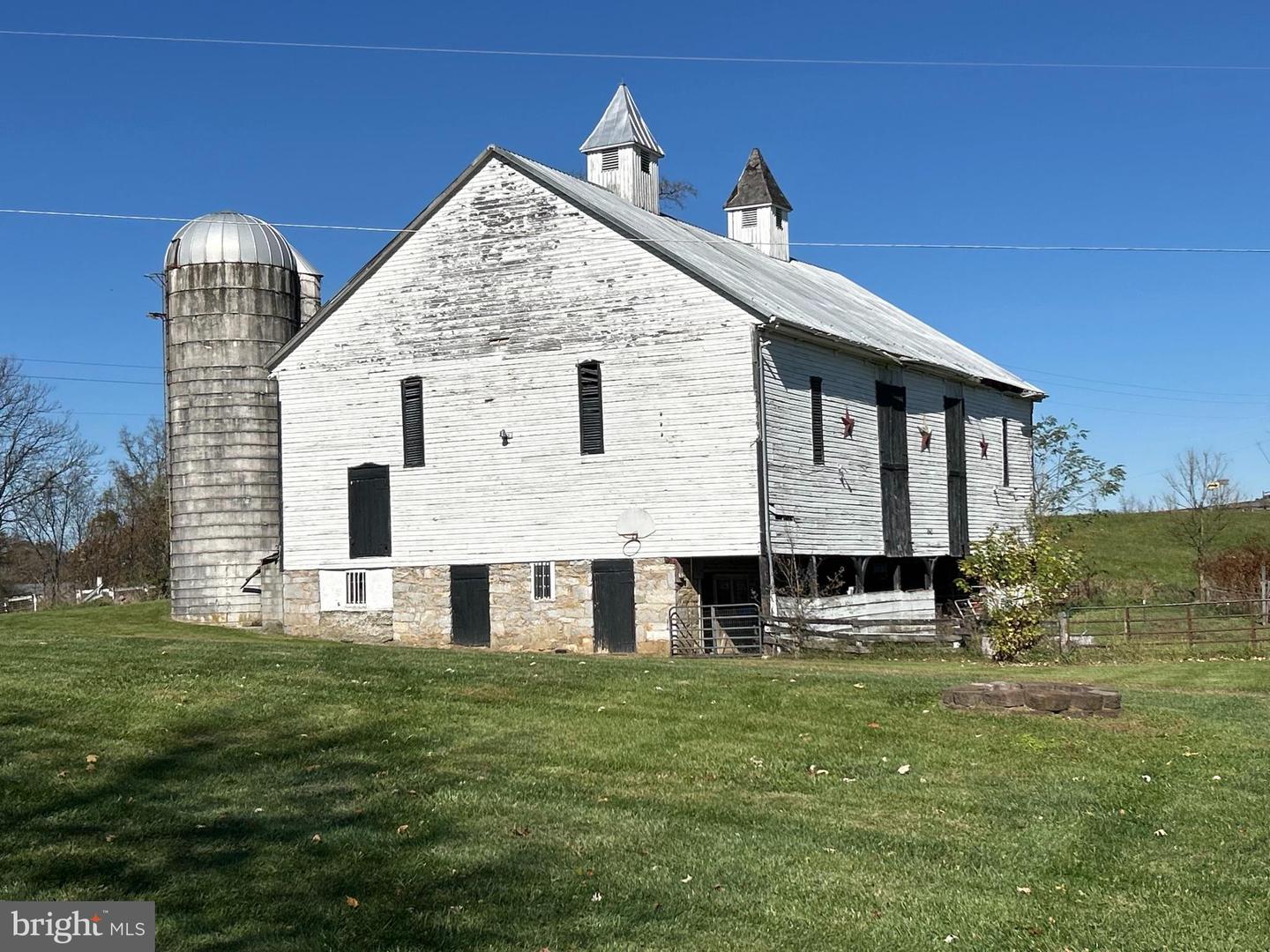 1643 Vineyard Road, Falling Waters, West Virginia image 4