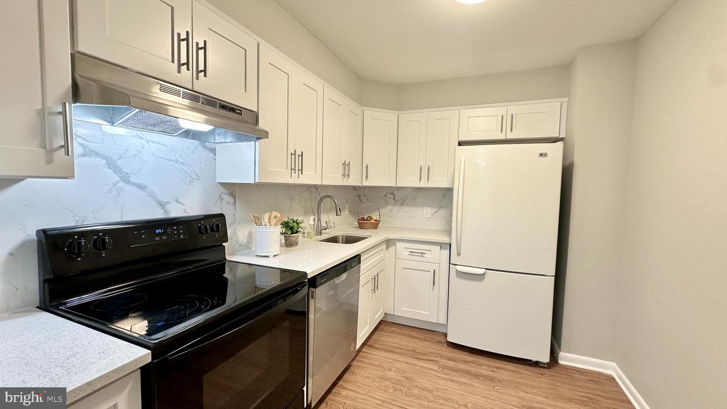 Photo 10 of 30 of 51 Lawrenceville Pennington #202 townhome