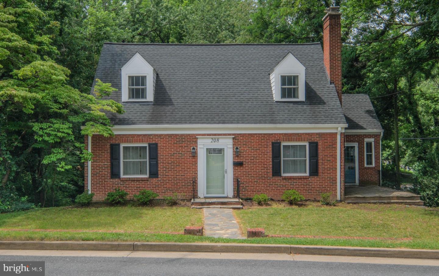 208 Salem Avenue, Front Royal, VA, 22630