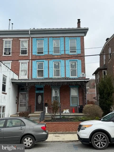 251 E Chestnut Street