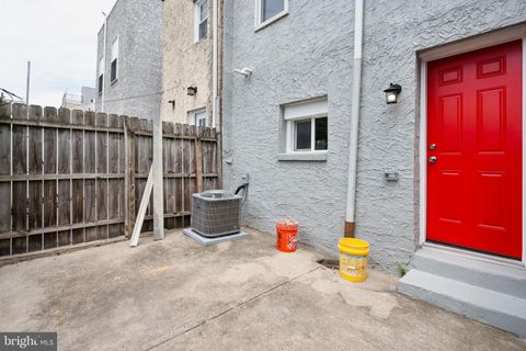 Townhouse in Philadelphia PA 1324 Cleveland STREET 34.jpg