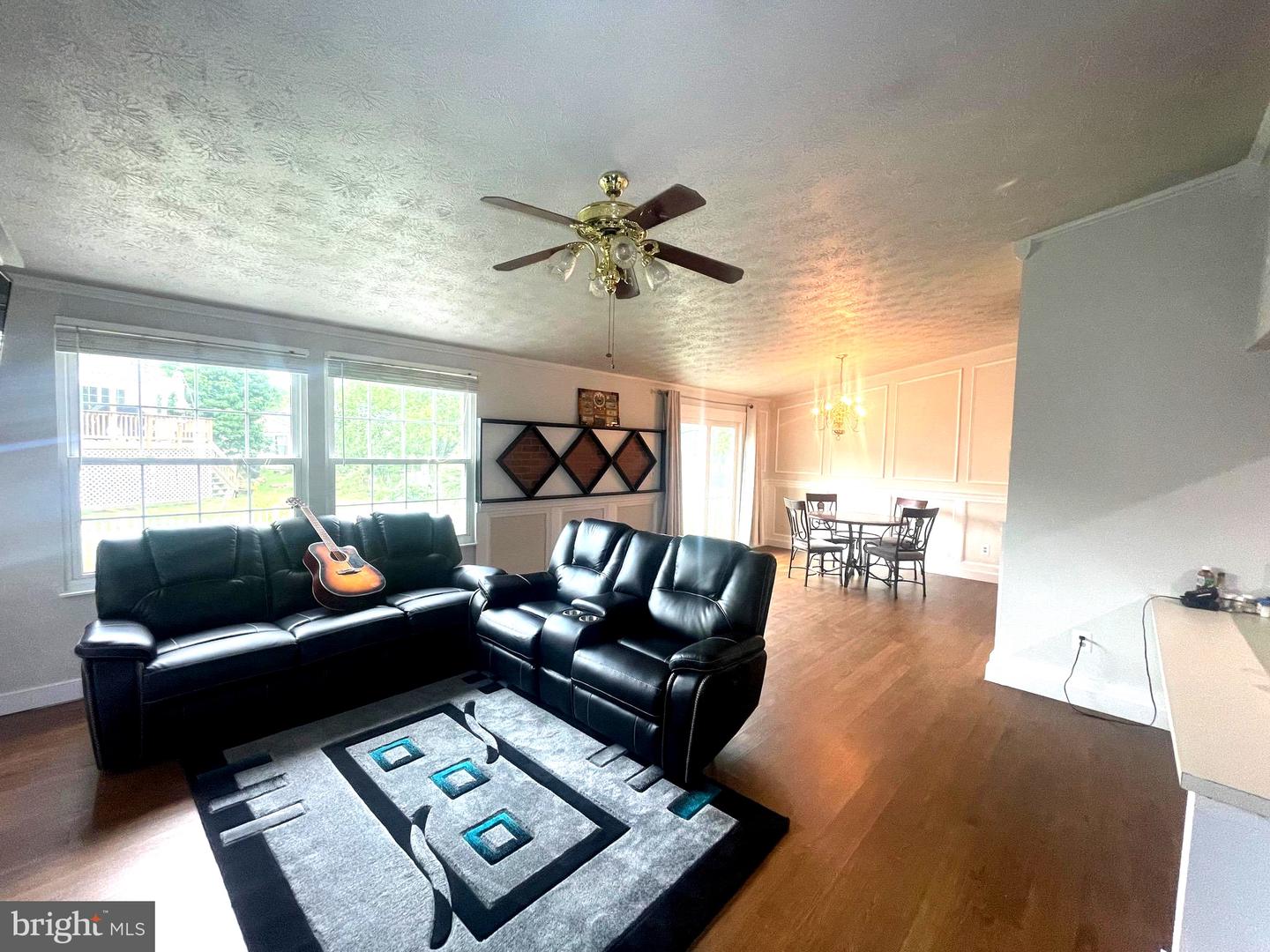 Photo 18 of 21 of 10221 Foxborough Ct house