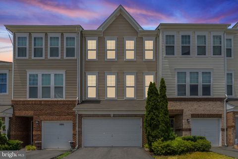 Townhouse in Aldie VA 25053 Green Mountain TERRACE 53.jpg