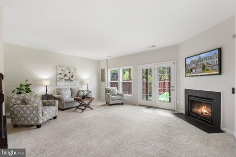 Townhouse in Aldie VA 25053 Green Mountain TERRACE 8.jpg