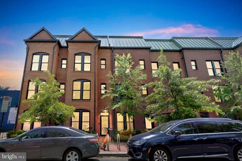 Townhouse in Washington DC 1309 E STREET.jpg