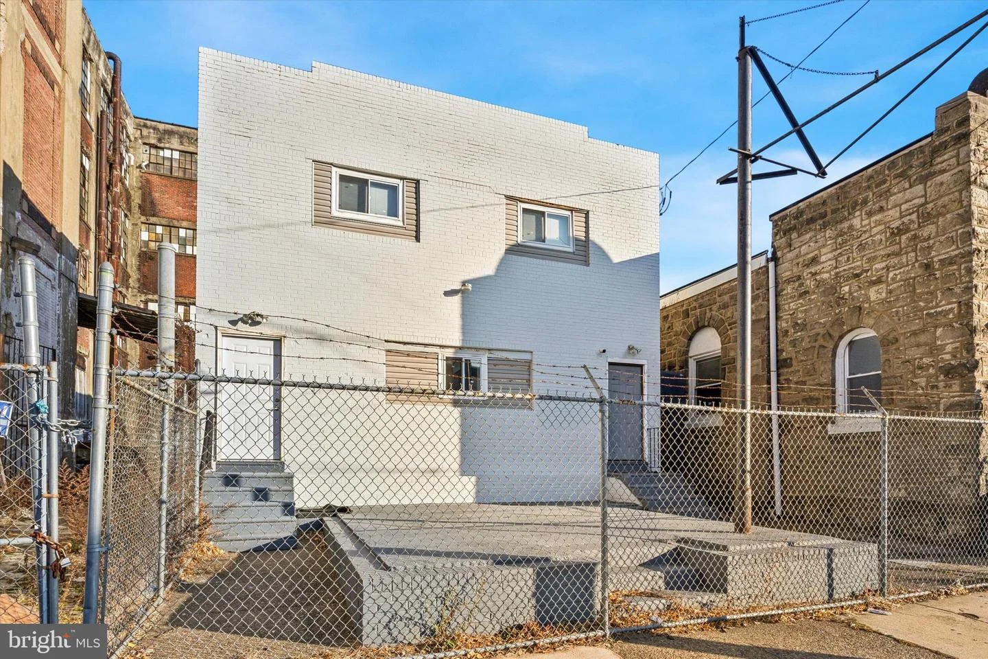 2045 W Toronto Street