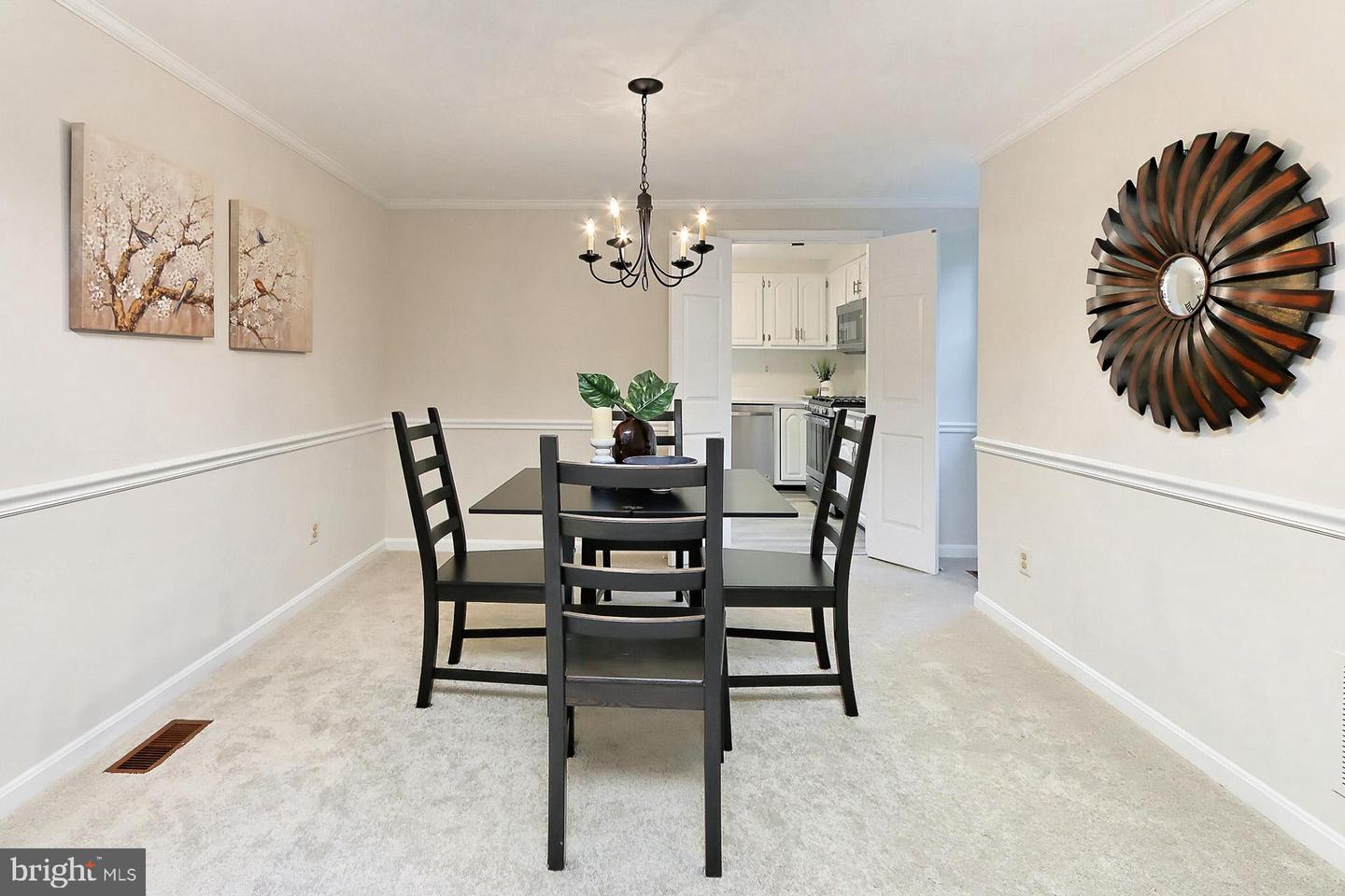 Photo 9 of 31 of 8935 Park Forest Dr townhome