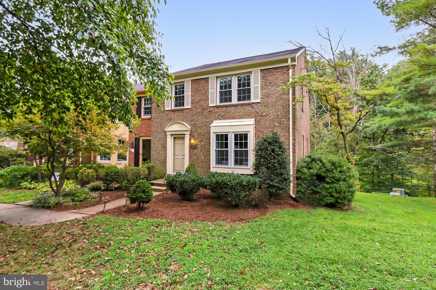 Photo 1 of 31 of 8935 Park Forest Dr townhome