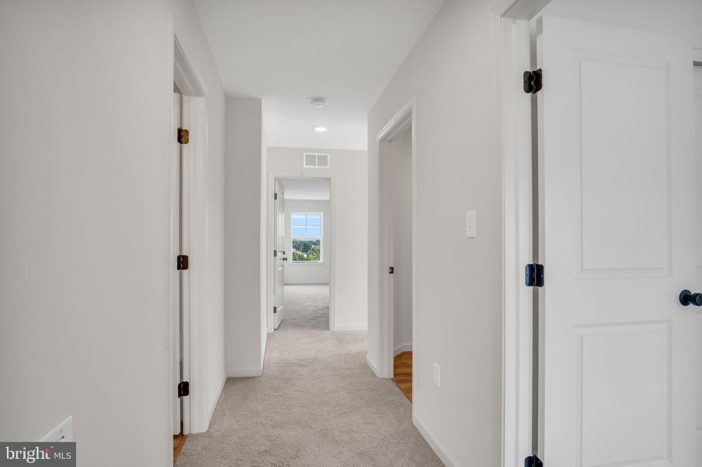 Photo 33 of 37 of 1003 Blackstone Run townhome