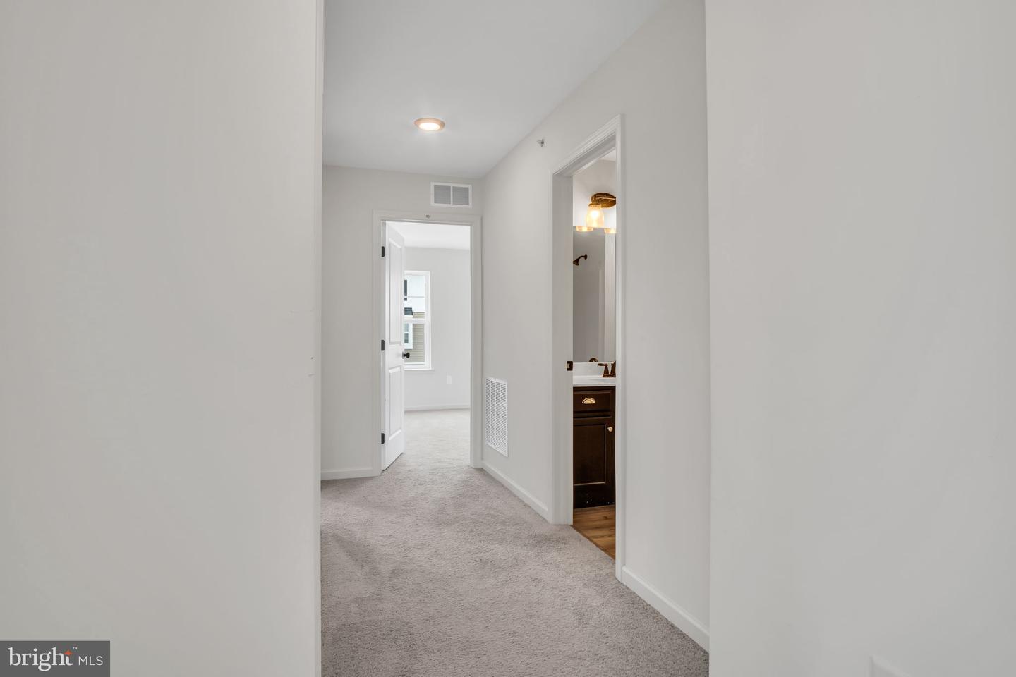 Photo 22 of 37 of 1003 Blackstone Run townhome