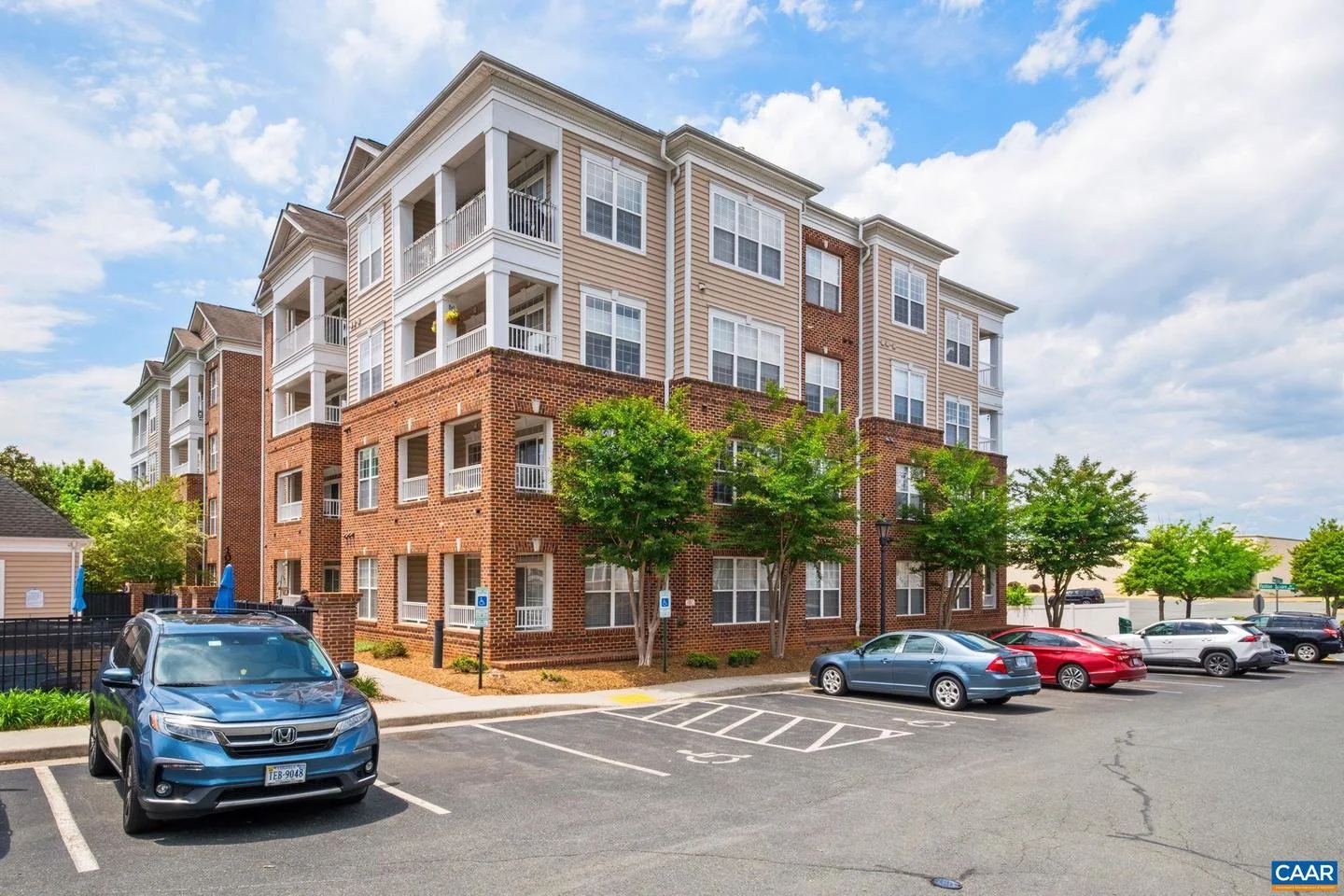 1051 Glenwood Station Ln Unit 304