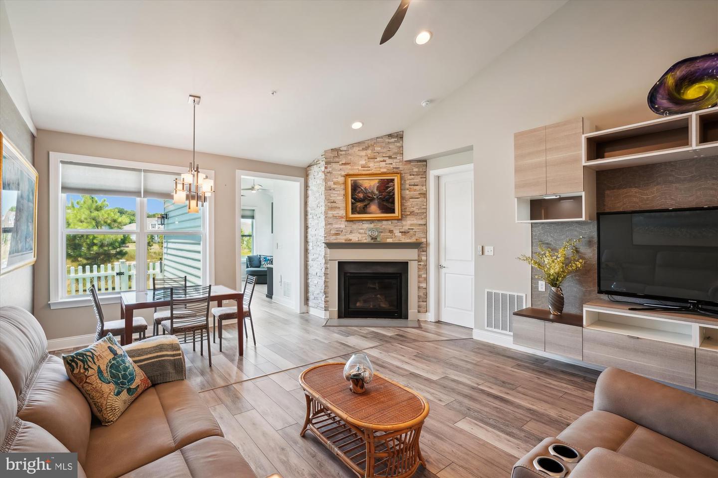 Photo 11 of 67 of 761 Moorings Cir townhome