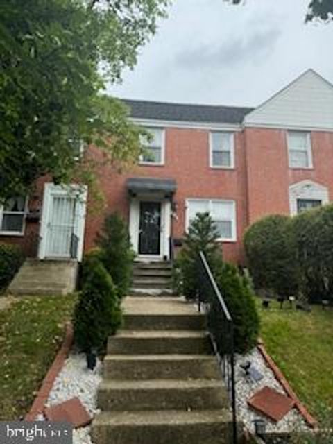 Townhouse in Baltimore MD 702 Woodington ROAD.jpg
