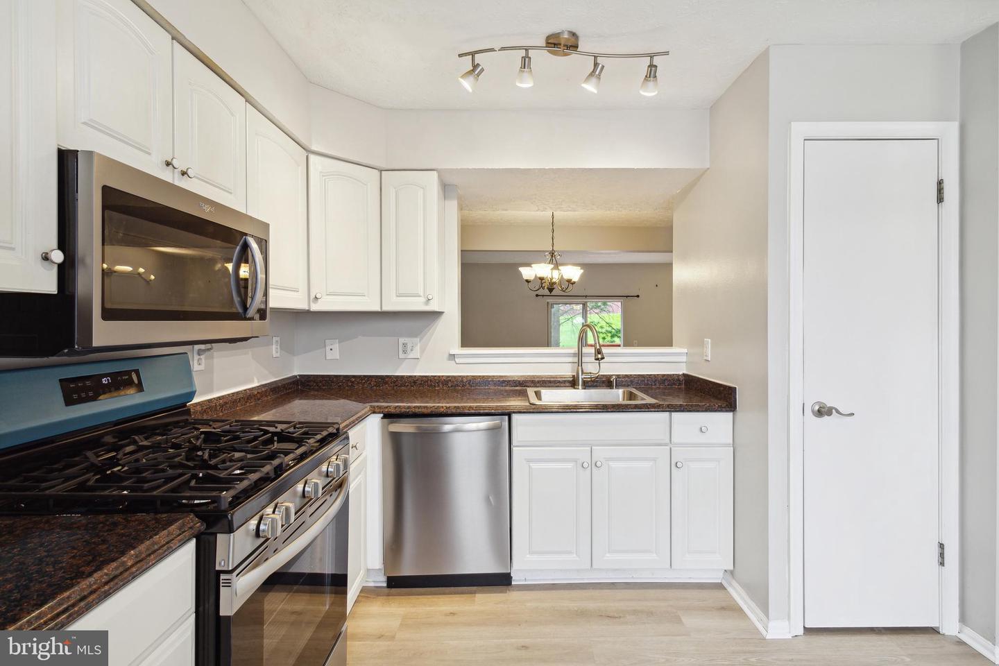 Photo 3 of 26 of 13 Dancer Ct townhome