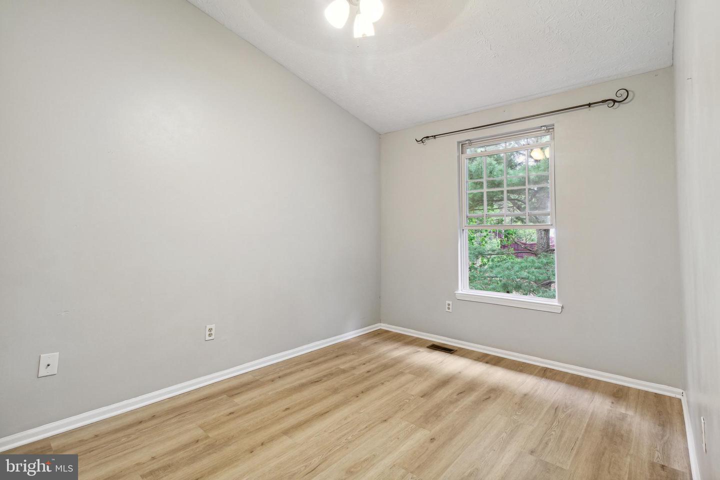 Photo 19 of 26 of 13 Dancer Ct townhome