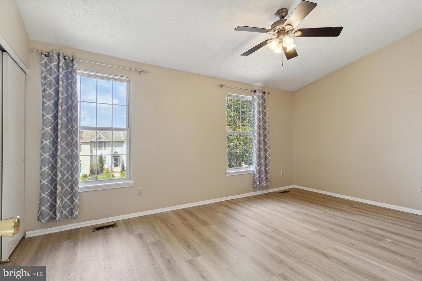 Photo 17 of 26 of 13 Dancer Ct townhome