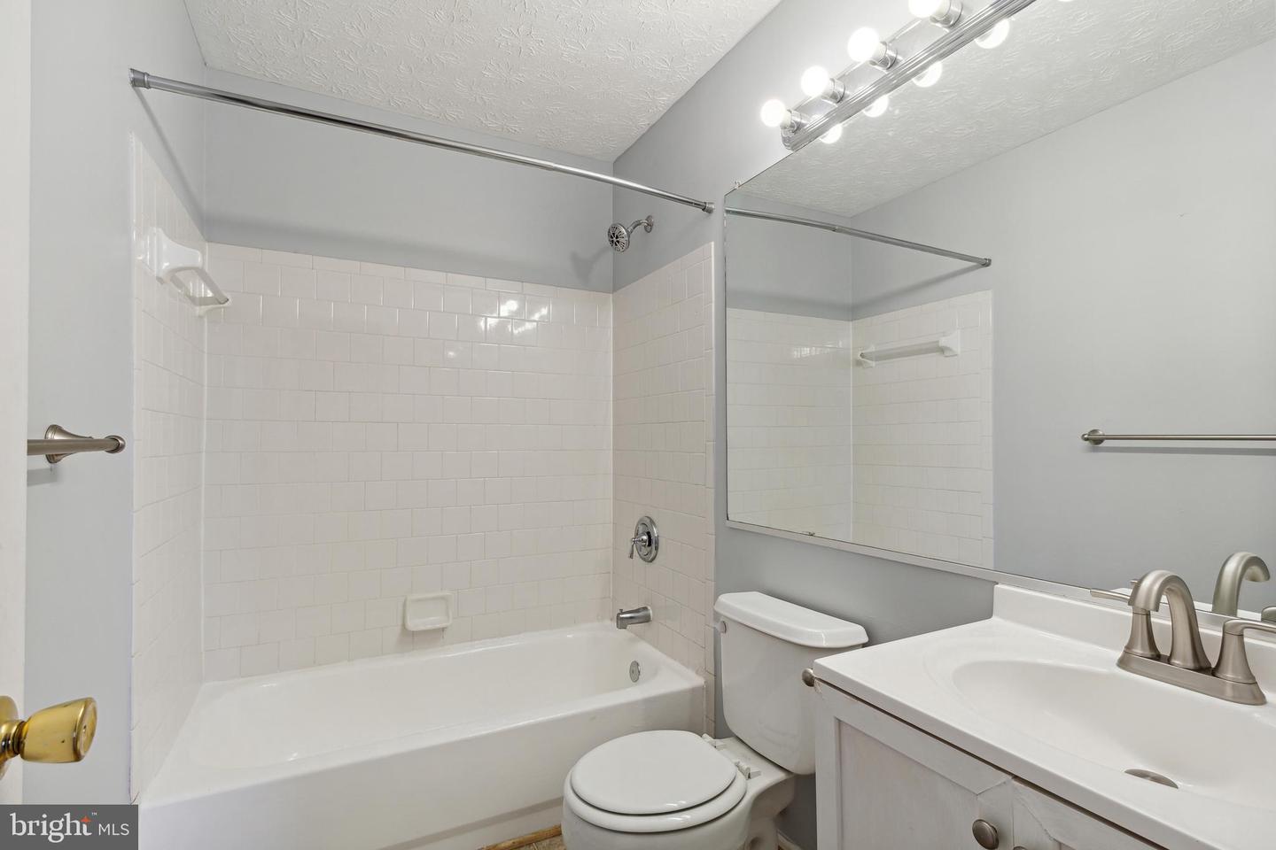 Photo 15 of 26 of 13 Dancer Ct townhome