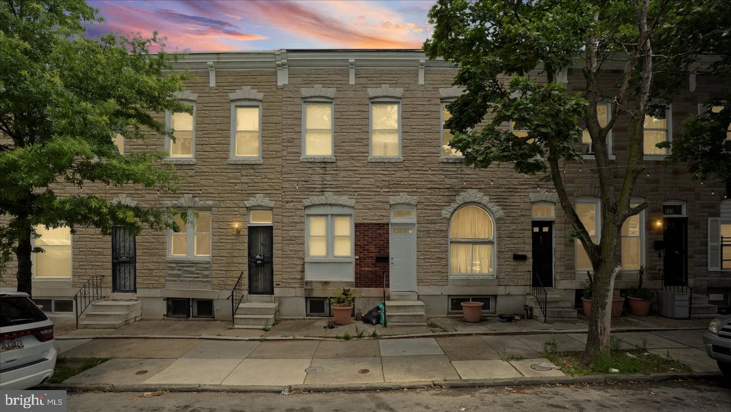 537 N Milton Avenue
