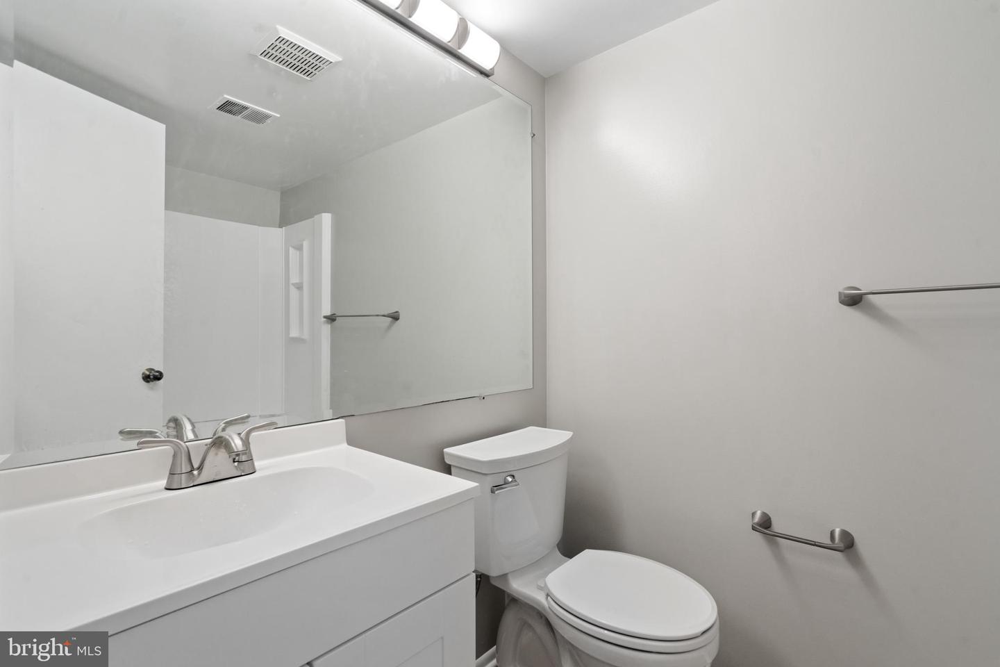 Photo 22 of 34 of 11132 Boathouse Ct #85 condo