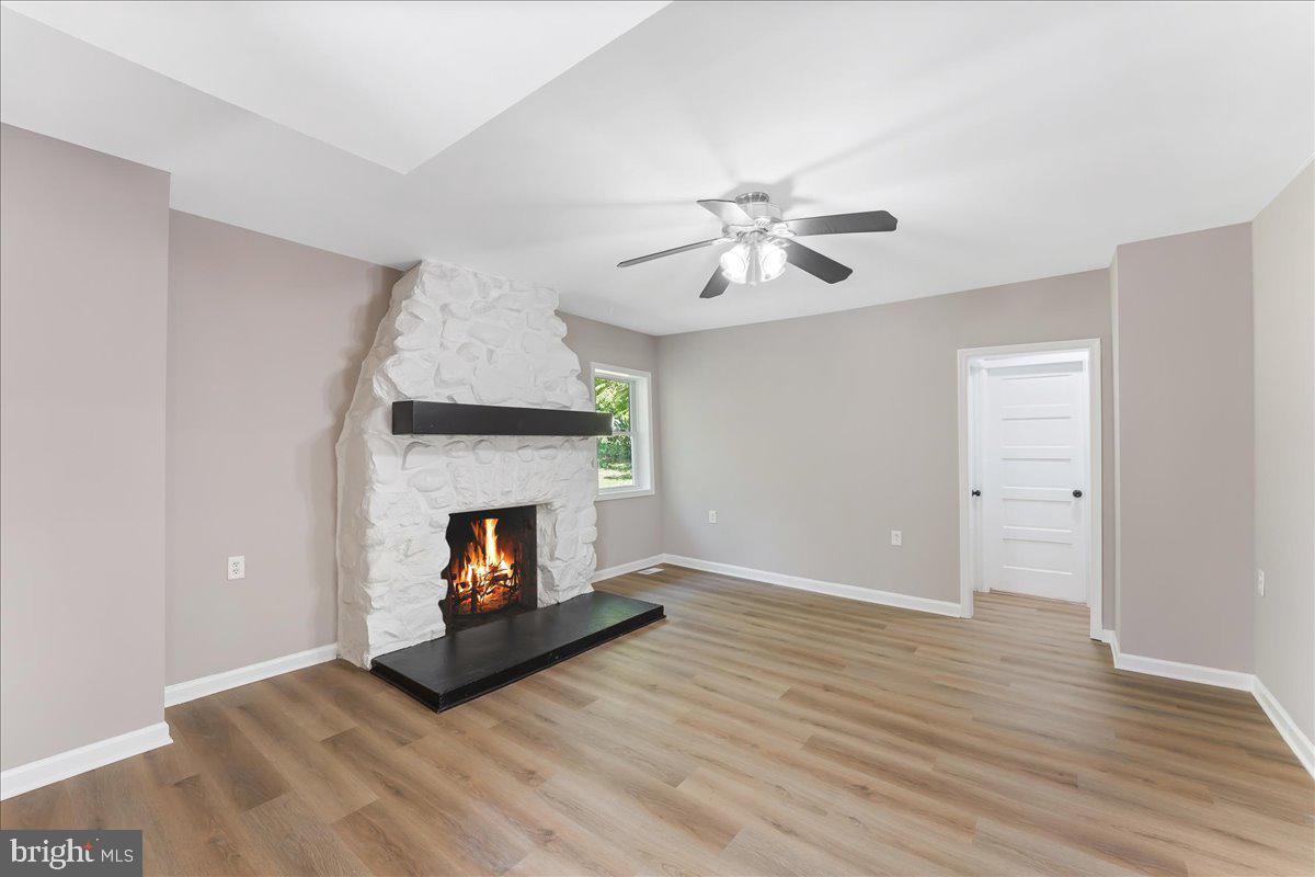 Photo 14 of 46 of 1737 N Keim St house