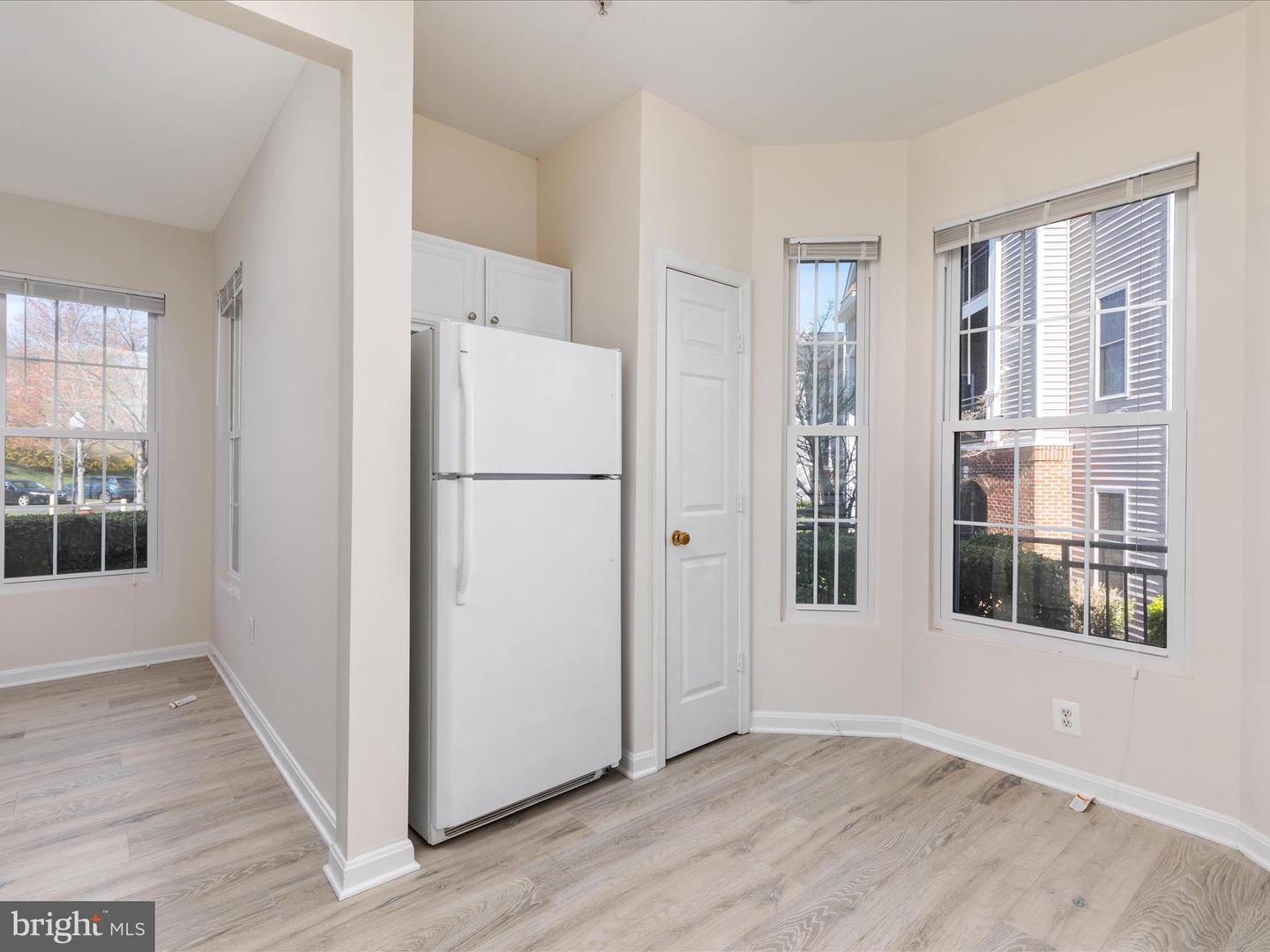 Photo 6 of 29 of 46612 Drysdale Ter #100 condo