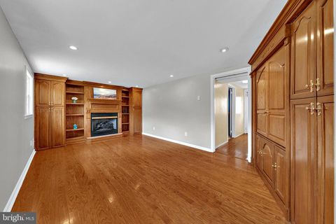 Single Family Residence in Ewing NJ 31 Sherbrooke ROAD 23.jpg