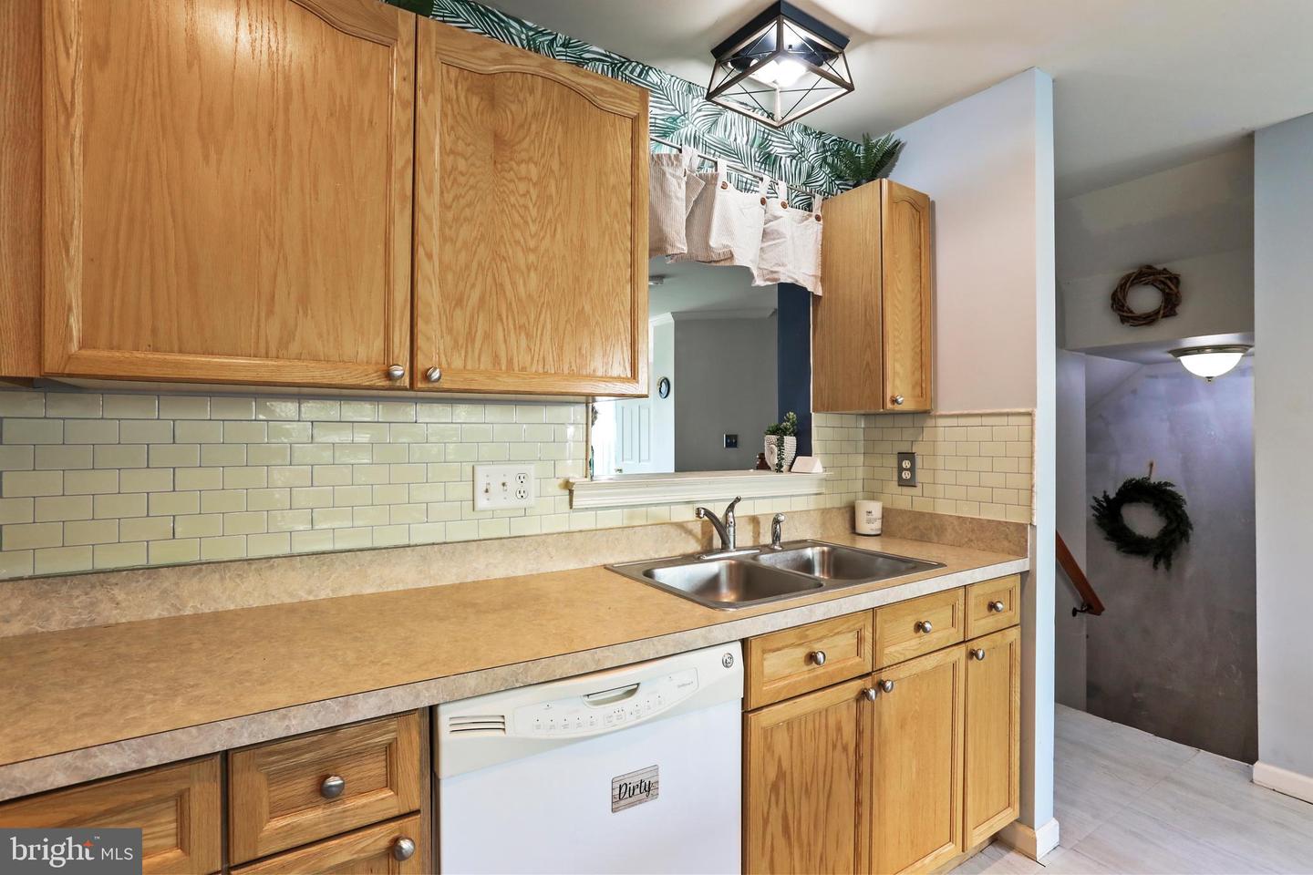 Photo 14 of 41 of 277 Scarboro Dr townhome
